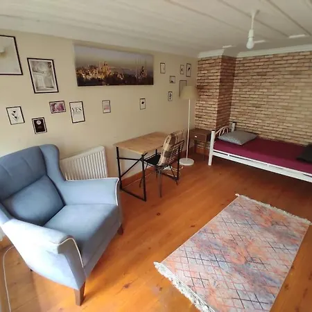 Cozy L Location L Wooden Mansion Apartment *